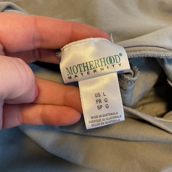 Maternity pants 🤰🏼BOGO (maternity items only) - Picture 3 of 3